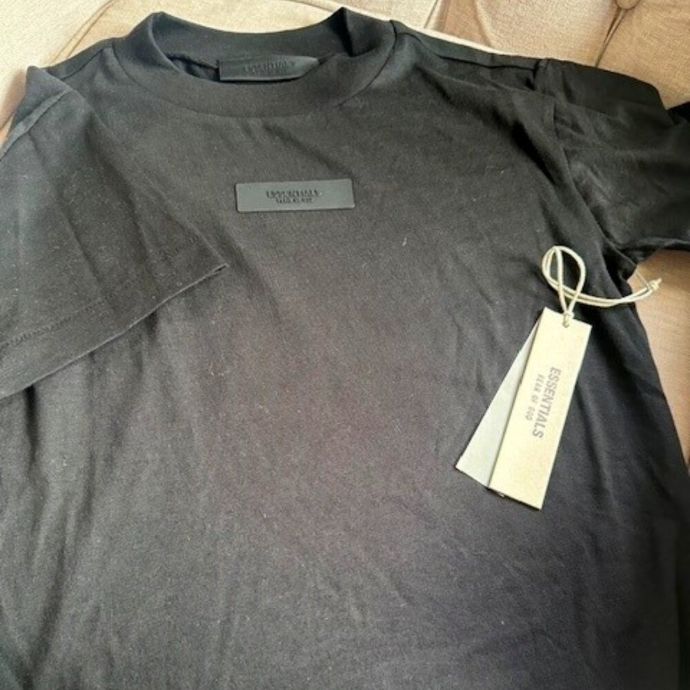 NWT Essentials Fear of God Women's XS Black T-shirt